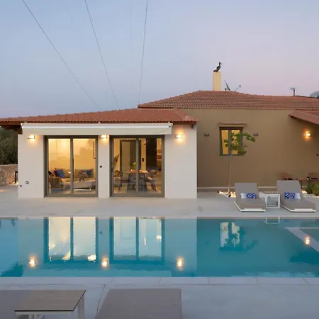 Maya Villa, A Sublime Luxury Close To Rethymno And Amenities! *