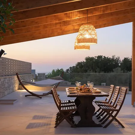 Maya Villa, A Sublime Luxury Close To Rethymno And Amenities! *