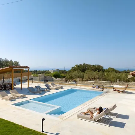 Maya Villa, A Sublime Luxury Close To Rethymno And Amenities! *
