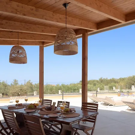 Maya Villa, A Sublime Luxury Close To Rethymno And Amenities! 阿迪斯普普伦
